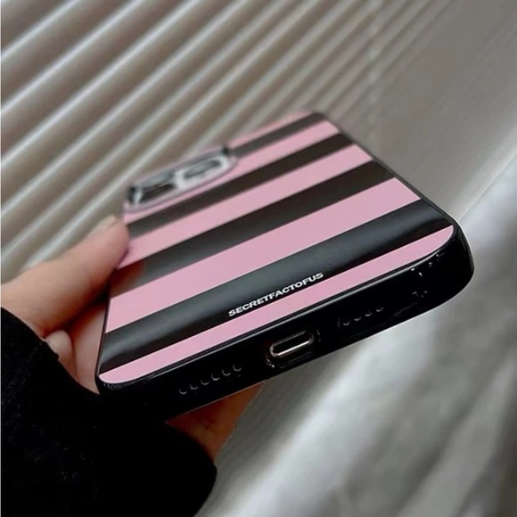 New iPhone 15 PRO MAX Case - Picture 3 of 5